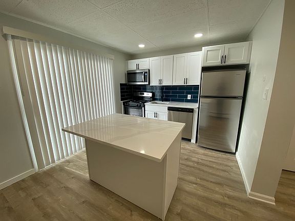 5th image of 1070 W Bridge St #D-25