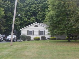 6216 Villa Marie Rd, Lowellville, OH 44436