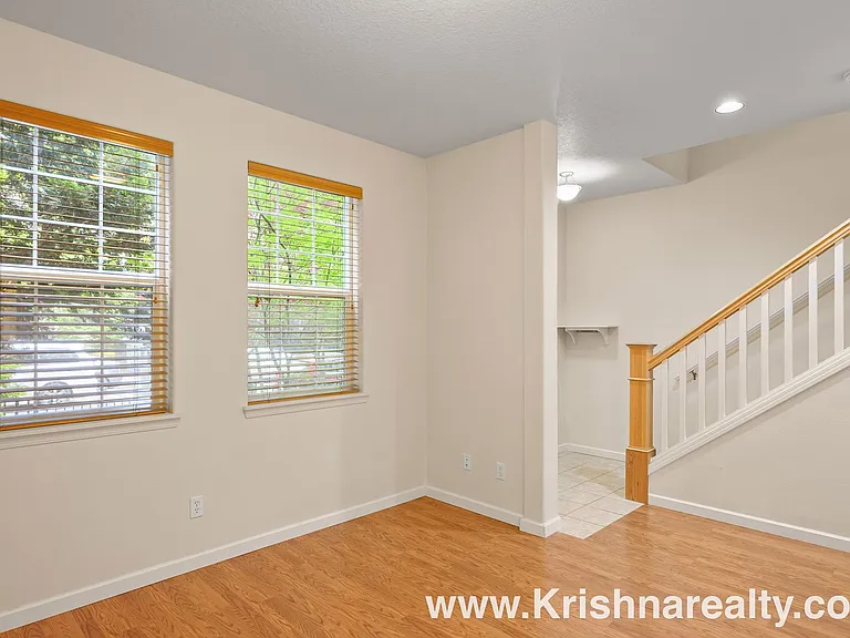 6006 NE Maidstone St — Photo 4