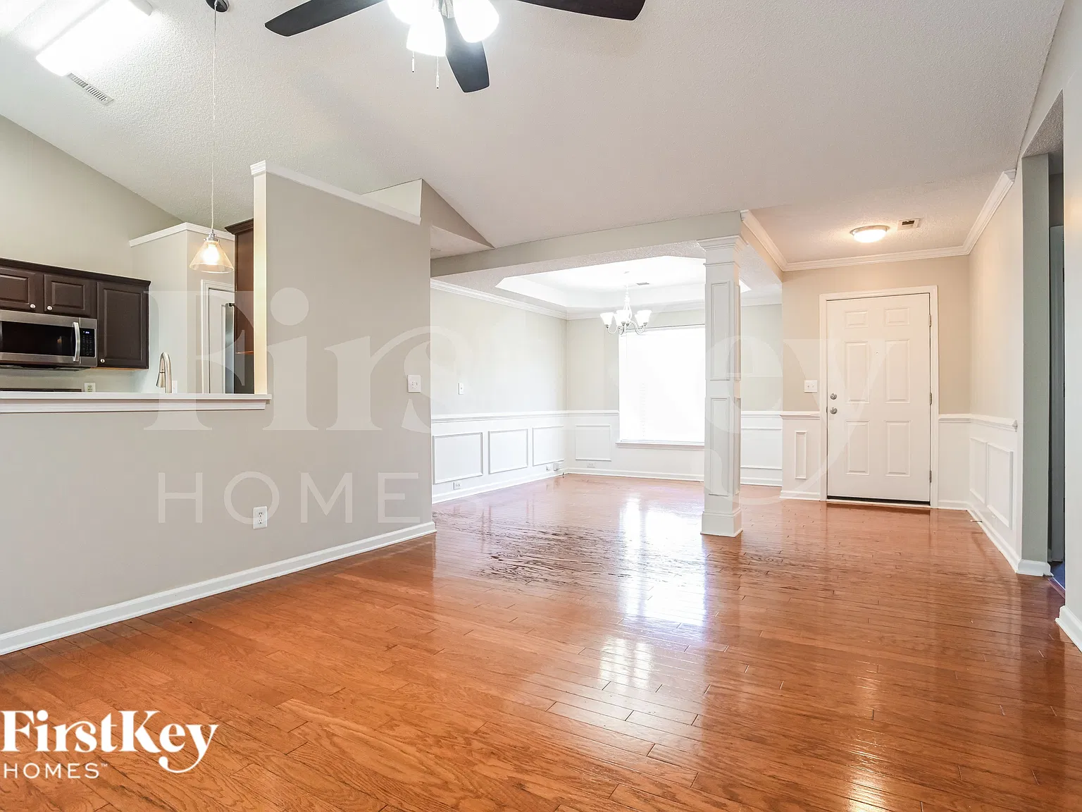 3 bed, 2.0 bath, 1500 sqft, $2,255 — Photo 4
