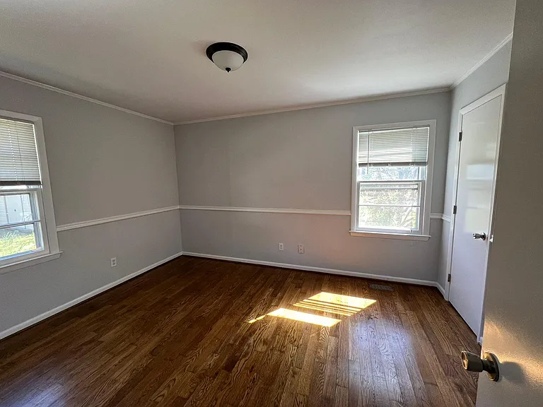 1203 James St — Photo 14