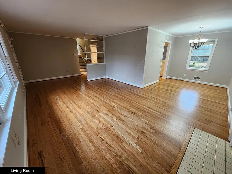 4033 Yale Ave — Photo 3