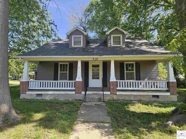 316 W 2nd St, Houstonia, MO 65333