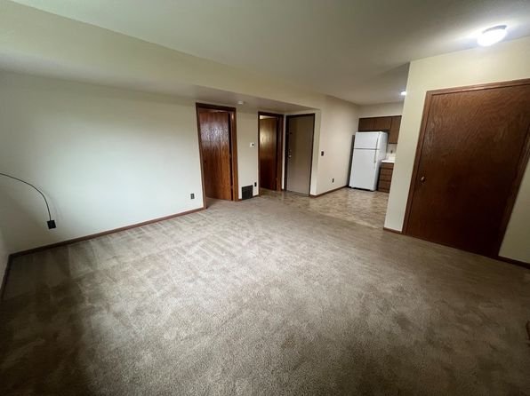 129 N Main St APT 5