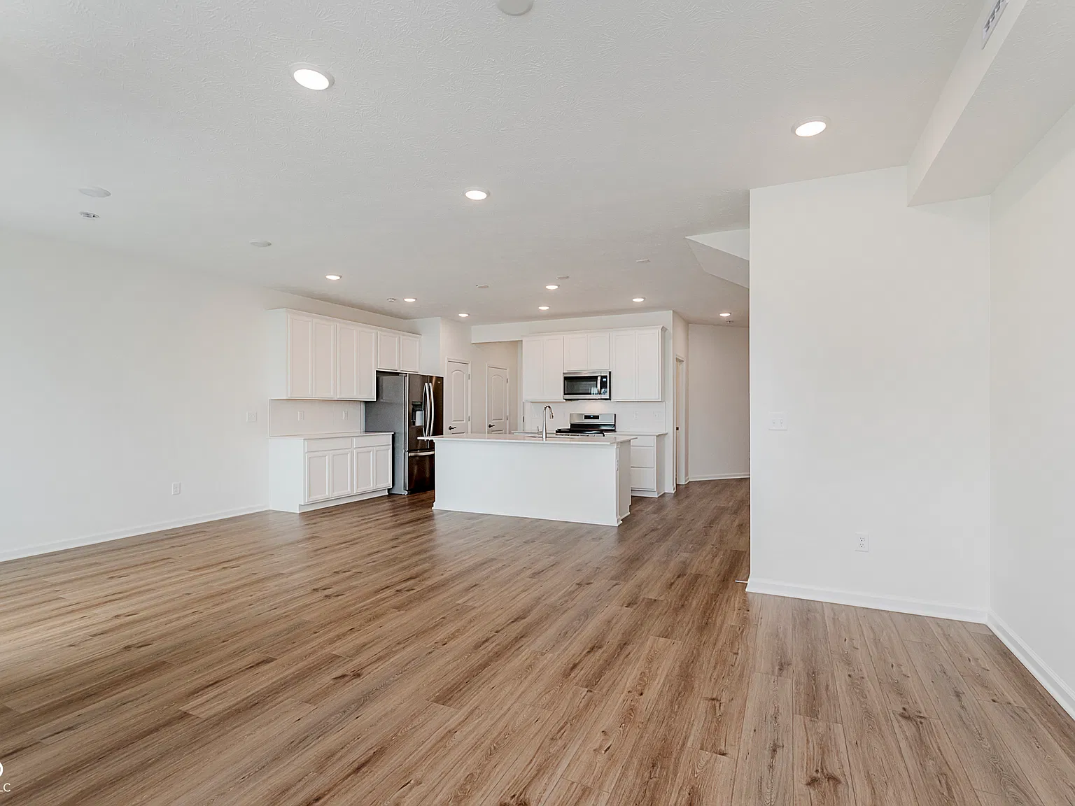 3 bed, 1883 sqft, $2,500 — Photo 3