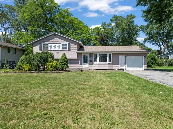 412 Wildwood Dr, Rochester, NY 14616