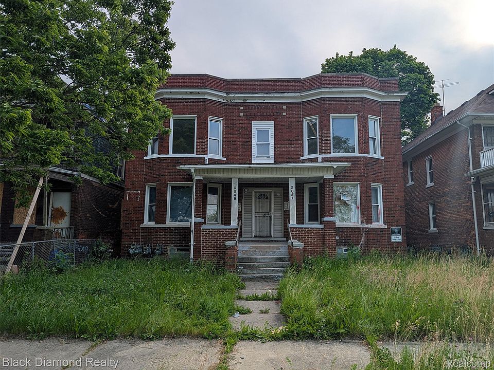 1st image of 3049 Montclair St