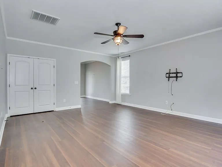 511 Sebastian Dr — Photo 15