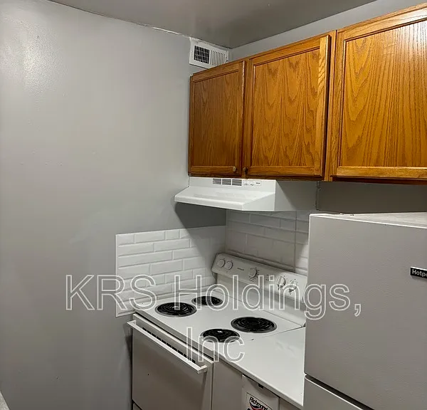 1213 Nelson St #C — Photo 8
