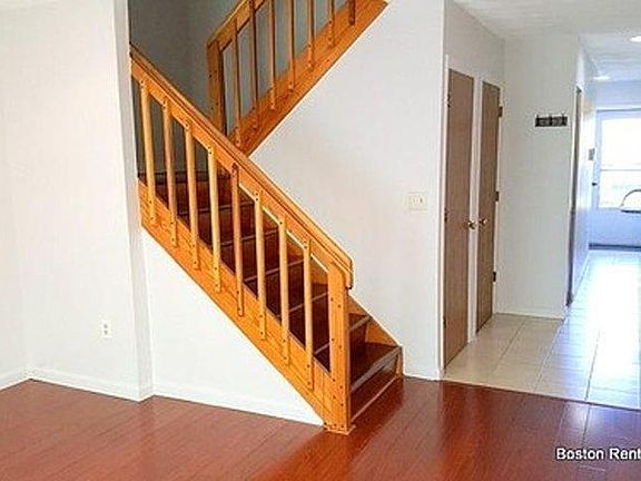 2nd image of 62B Marshall St #62