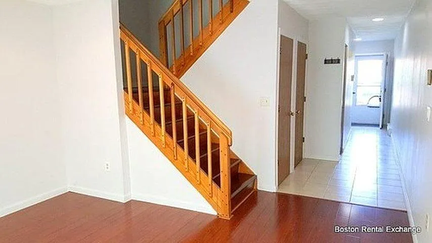 Building Photo - 62B Marshall St #62