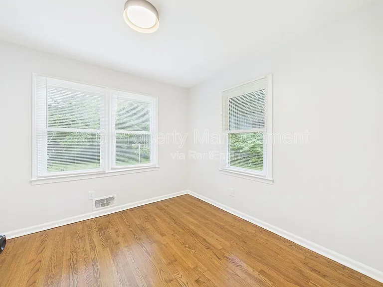 4279 E 60th Ter — Photo 14