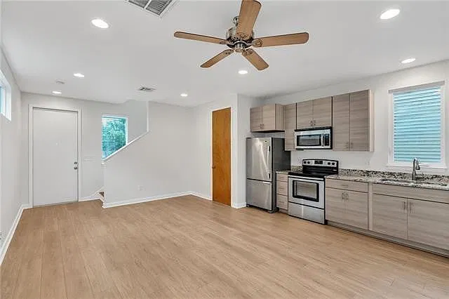 2 bed, 1.5 bath, 2144 sqft, $1,850 — Photo 4