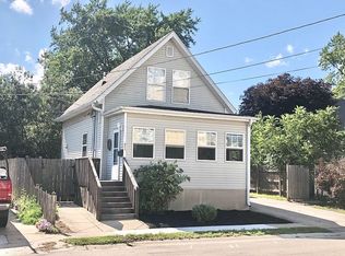 211 Stark Ave, Sycamore, IL 60178