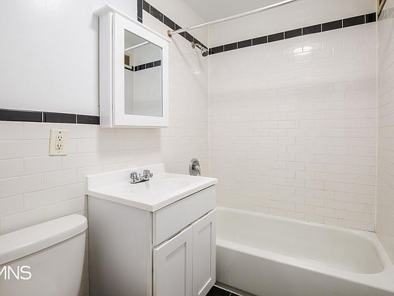 4th image of 204 W 133rd St APT 2D
