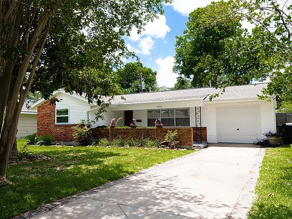 4th image of 1913 Stillwood Dr