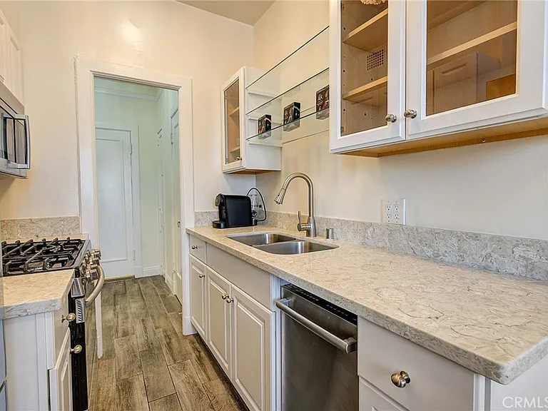315 W 3rd St #1006 — Photo 20