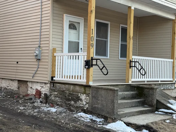 109-111 W Catawissa St, Nesquehoning, PA 18240