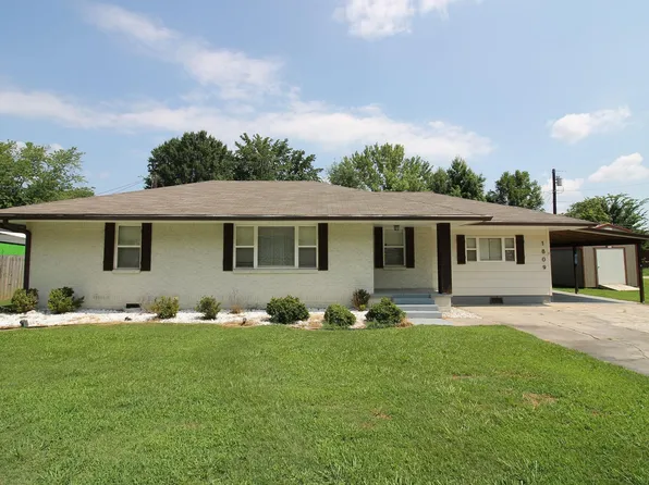 1809 Woodland Dr, Paragould, AR 72450