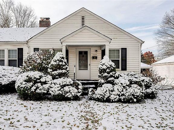4th image of 5842 Rosslyn Ave