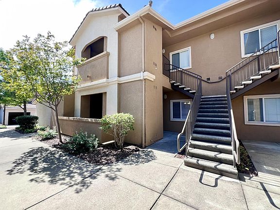 4th image of 501 Gibson Dr APT 721