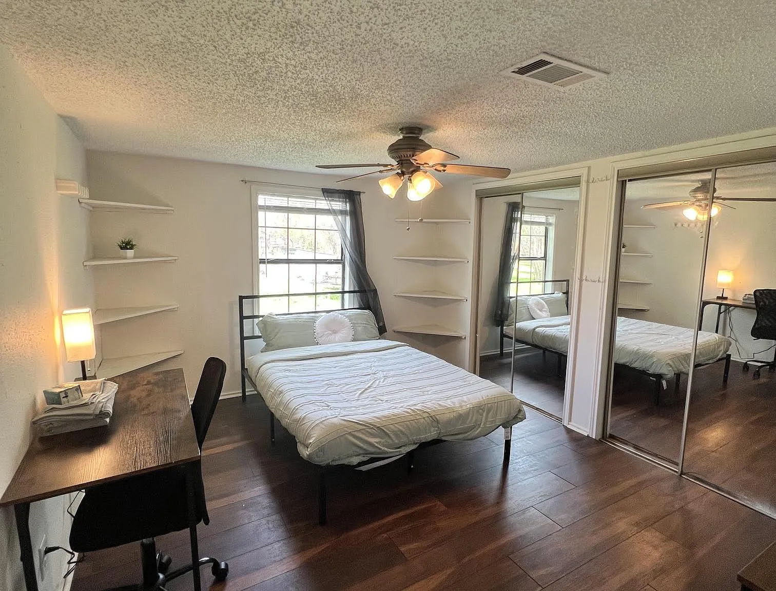 4 bed, 3.5 bath, 2484 sqft, $771 — Photo 1