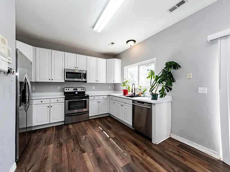 4335 Brush Creek Rd — Photo 22