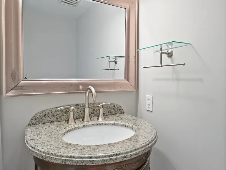 340 Foxridge Dr SW — Photo 10