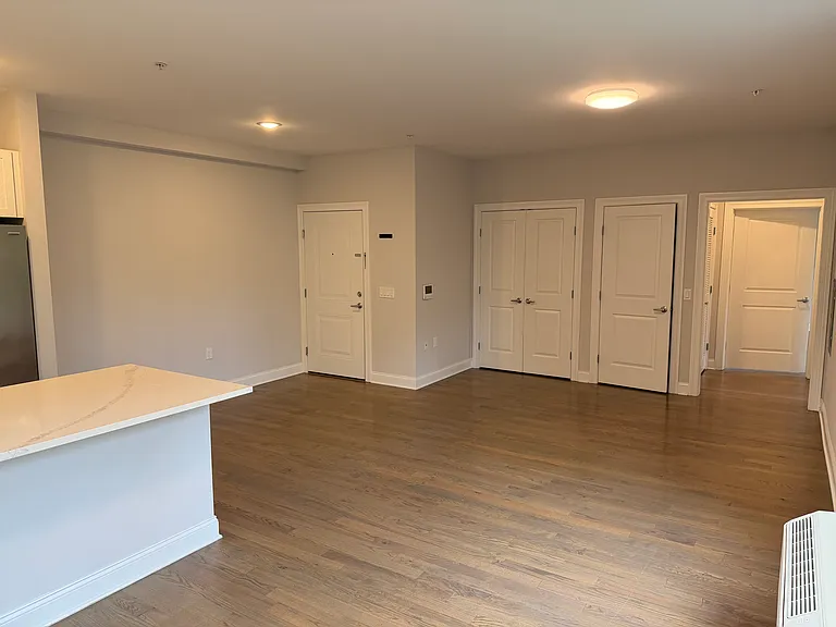 40 Park Ave #208 — Photo 5