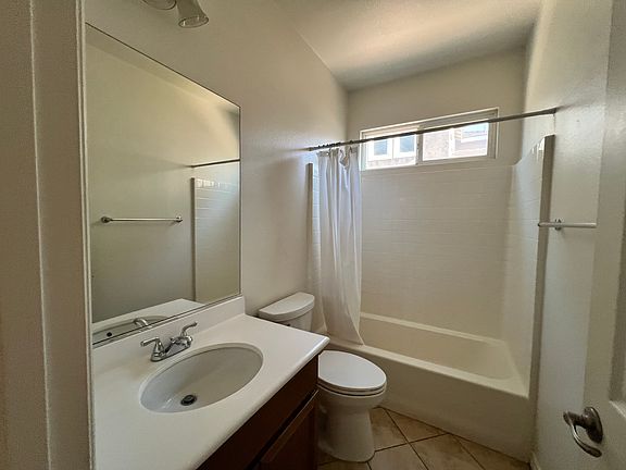 Bathroom #1- downstairs