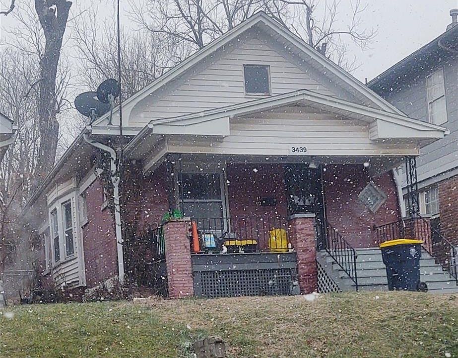 1st image of 3439 E 7th St