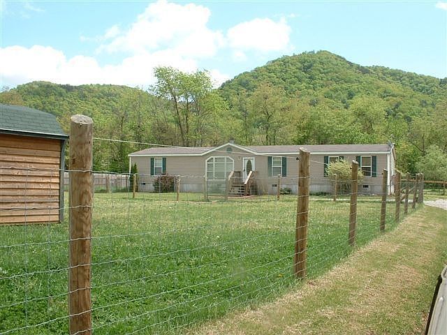 2nd image of 1780 Dewbar Rd