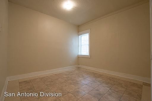 2nd image of 1409 W Woodlawn Ave APT 06