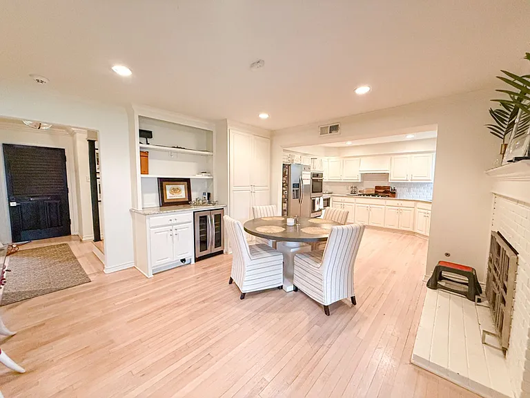 4500 San Carlos St — Photo 8