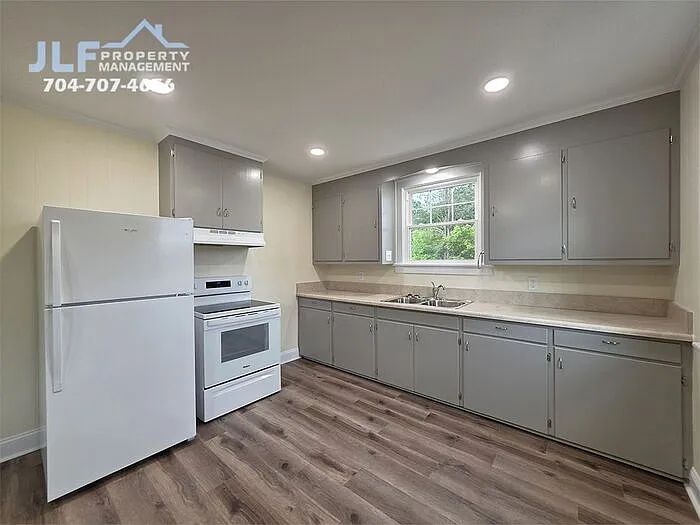 6400 Bringle Ferry Rd — Photo 4