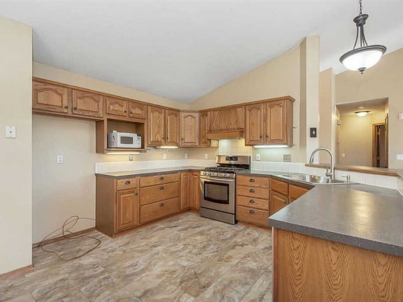 5th image of 11483 SW 160th St