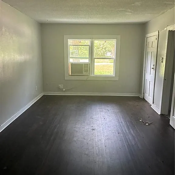 2105 Steiner St — Photo 4