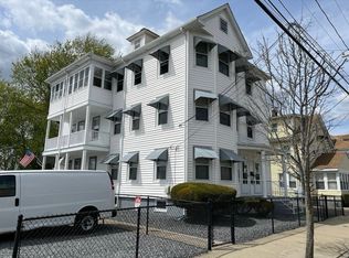 138 Kenyon Ave #3R, Pawtucket, RI 02861