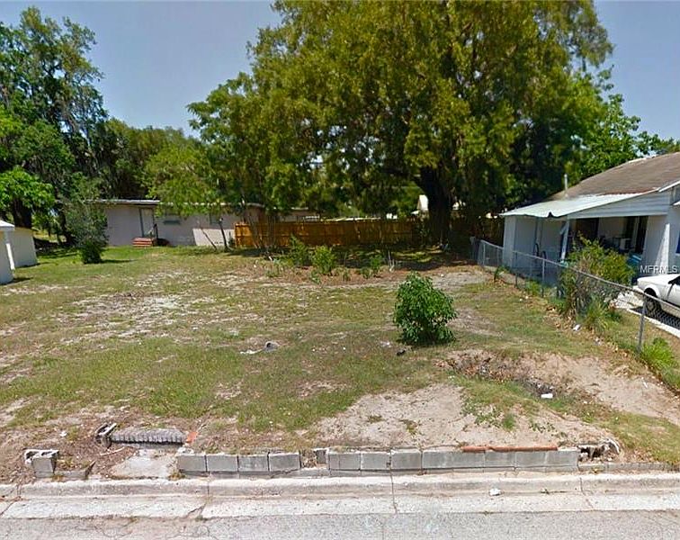 2nd image of 219 Avenue L NE
