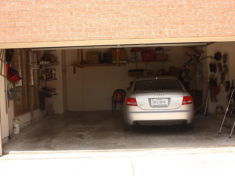 317 Sycamore Dr — Photo 22