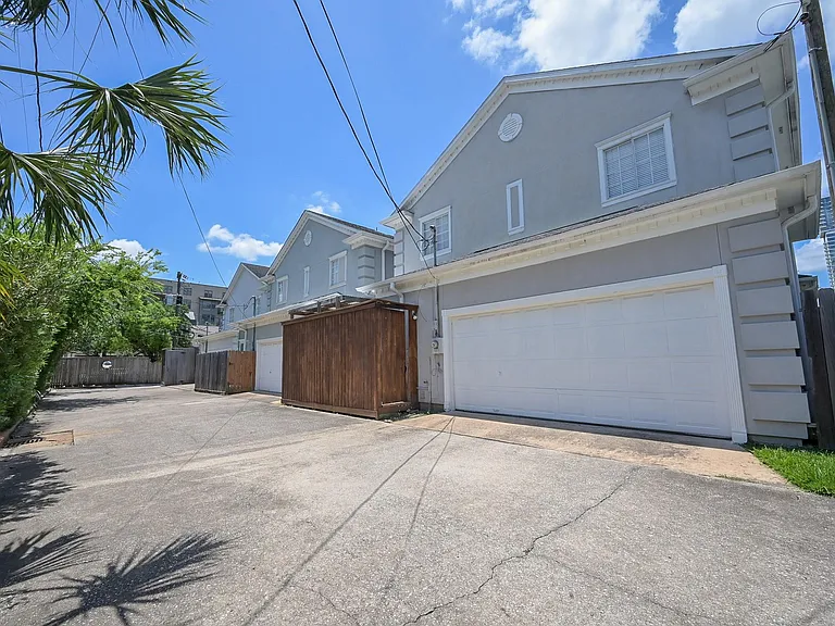 2301 Steel St — Photo 34