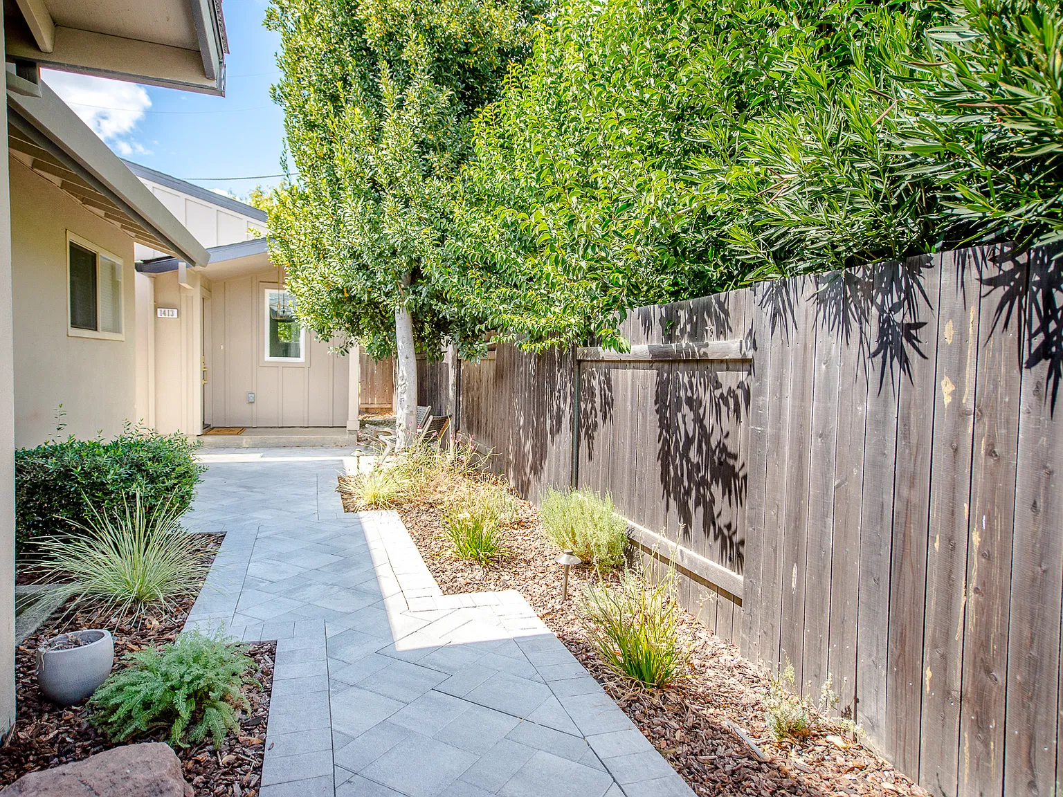 1411 Orange Ln — Photo 3