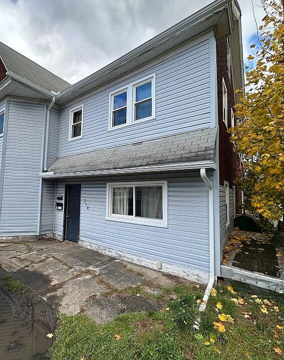 1st image of 214 N 10th St