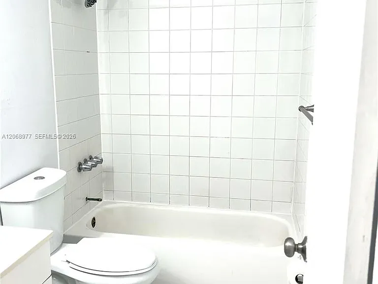 505 NW 177th St #225 — Photo 6