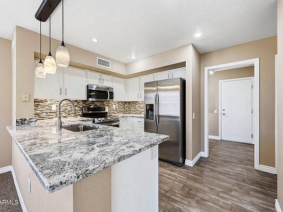 5th image of 14026 W PAVILLION Drive