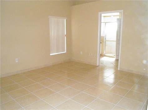 5th image of 926 Salerno Ct