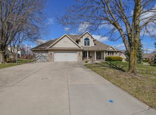 816 Windover Ct, Green Bay, WI 54313