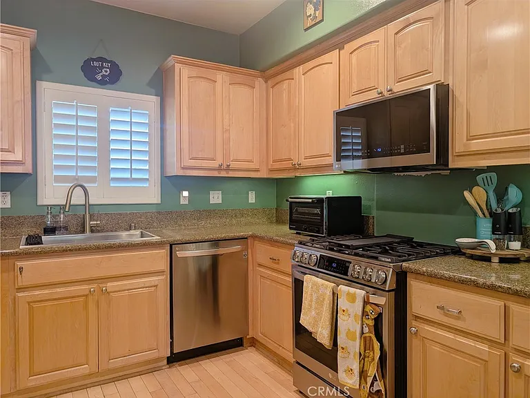 328 E Imperial Ave #6 — Photo 7
