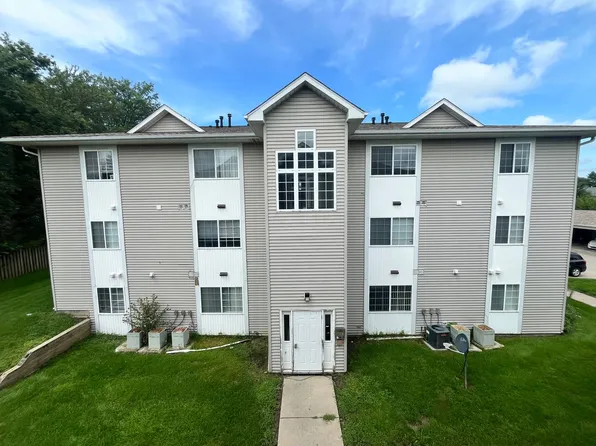2446 Lakeside Dr, Iowa City, IA 52240