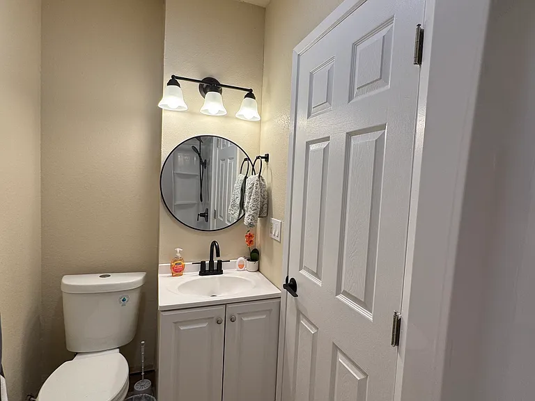 12660 Spring Valley Pkwy — Photo 8